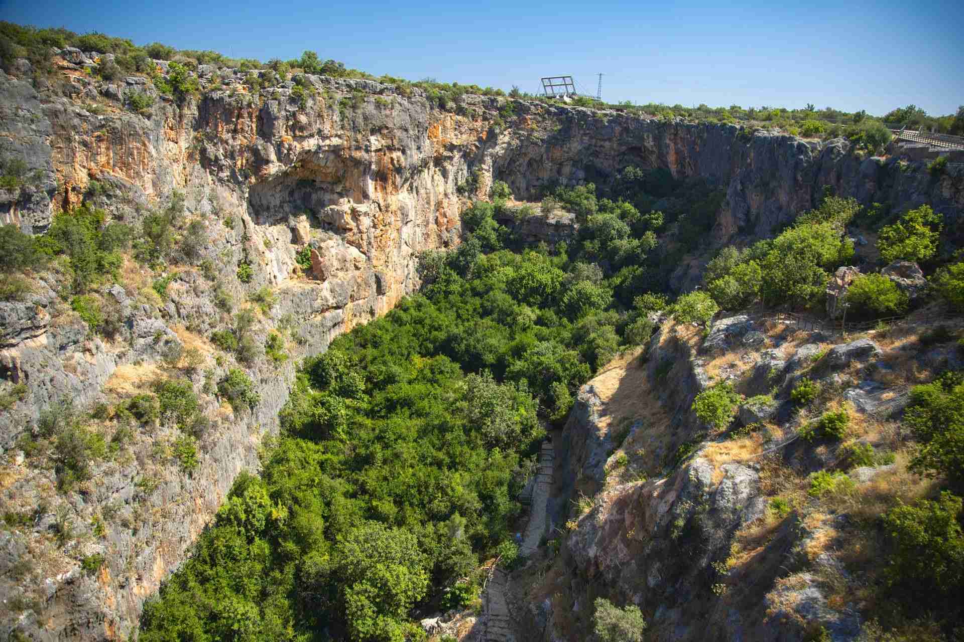 Heaven and Hell Sinkholes Site